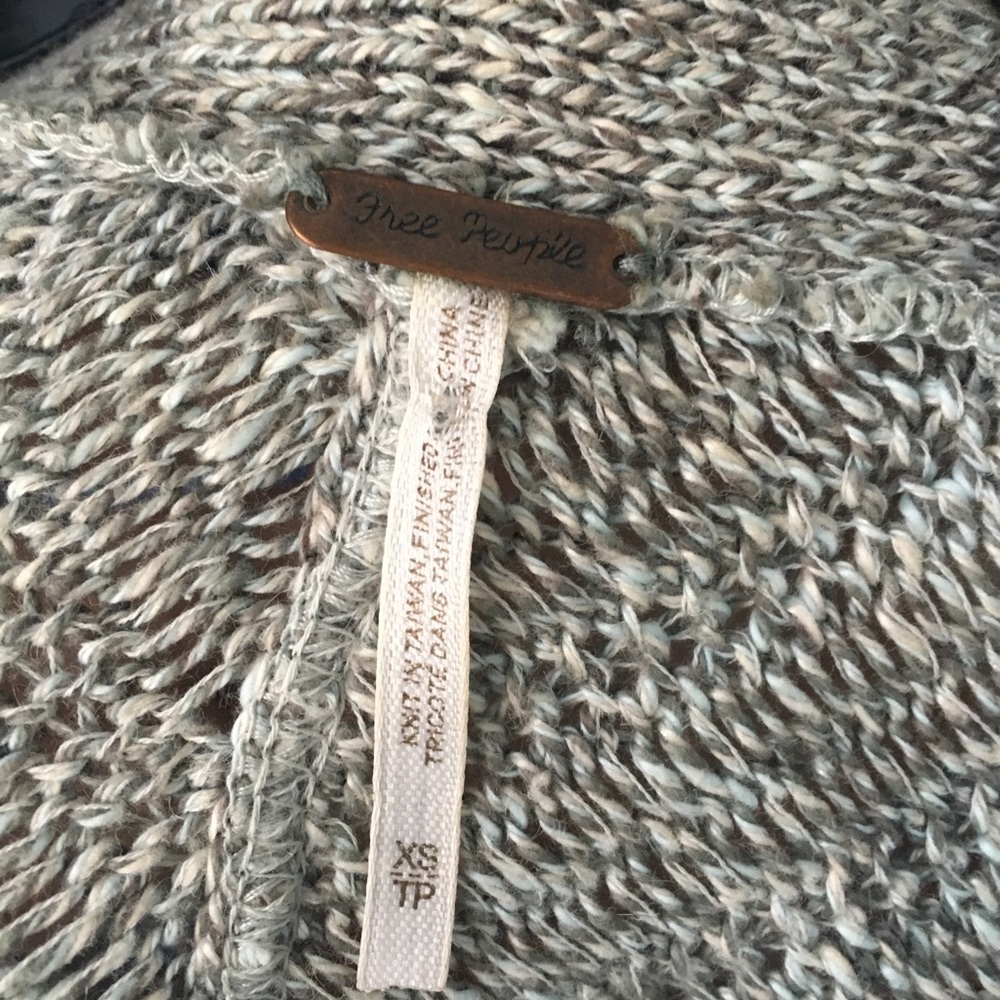 SOLD Free People Pale Cloud Grey Cardigan XS - Picture 3 of 3